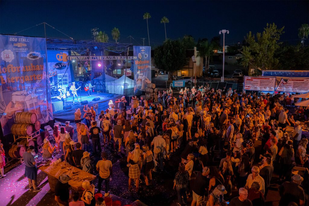 Oct-Fest-Fri-113-Wide